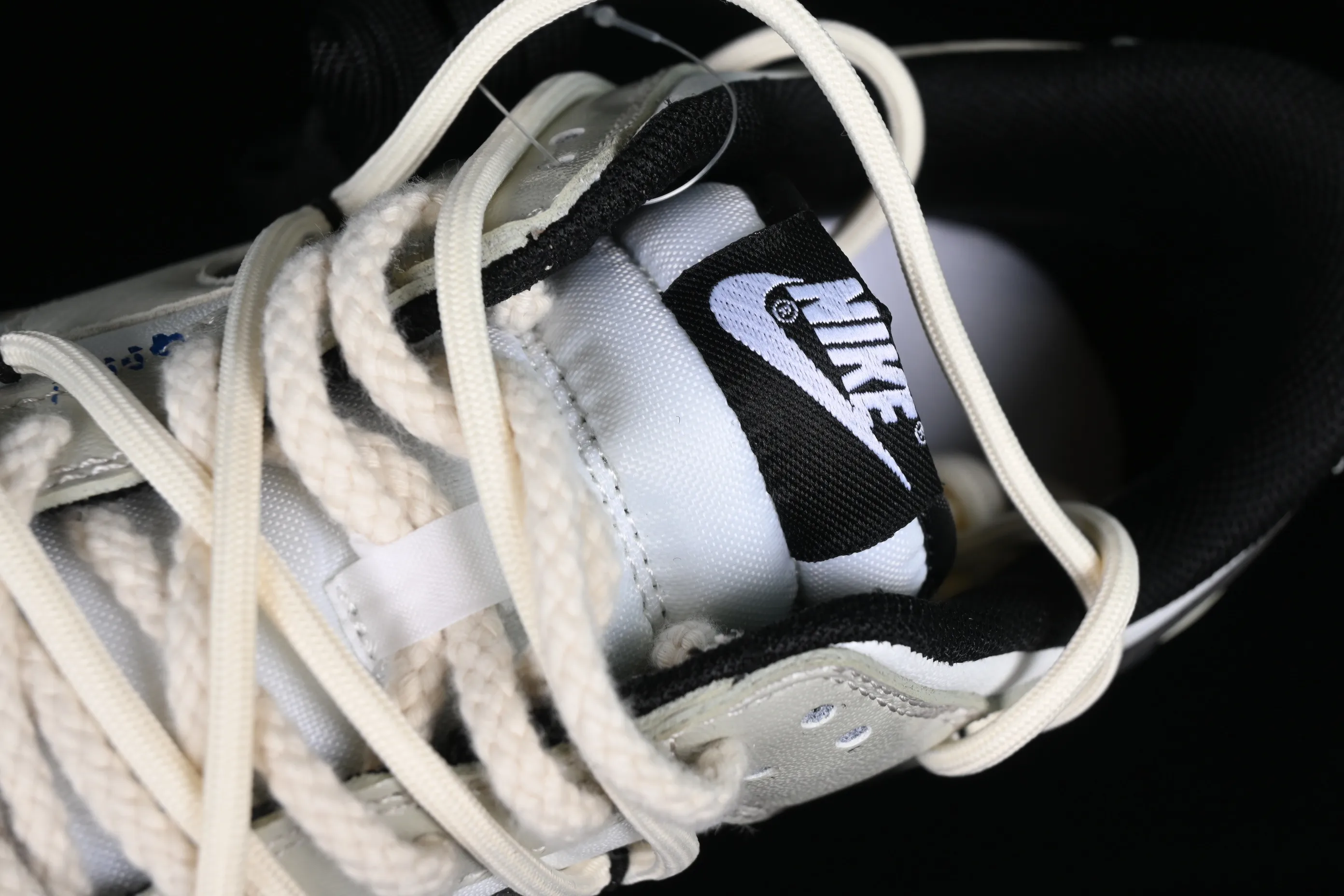 All Categories Nk SB Dunk Series Nk SB Dunk Low Low-top sneakers Customized large box Nk Dunk Low Panda Prank-Love Little Magic Card SB strap low-top casual sneakers DD1391-100